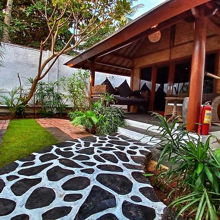 Scallywags Beach Club กิลิไอร์ ภายนอก รูปภาพ